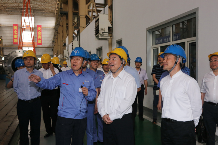 郝鹏旅行考察尊龙凯时人生就是搏集团所属企业电机公司