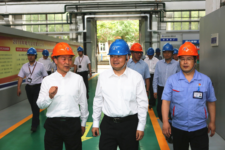 郝鹏旅行考察尊龙凯时人生就是搏集团所属企业汽轮机公司